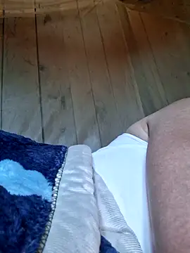 xuxulovezz online show from April 9, 2026, 6:19 am