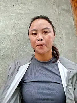 Snapshot of xuxulovezz chatting on October 9, 2025, 12:22 am xuxulovezz online show from October 9, 2025, 12:22 am