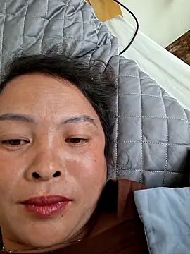 Snapshot of xuxulovezz chatting on November 18, 2025, 1:54 am xuxulovezz online show from November 18, 2025, 1:54 am