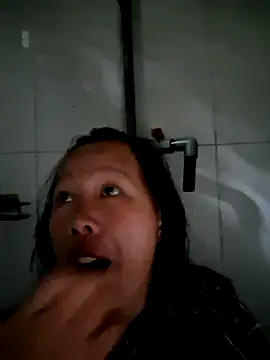 helenzz online show from November 6, 2025, 12:14 am