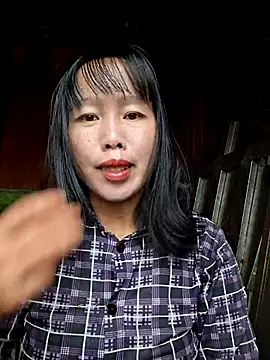 helenzz online show from October 4, 2025, 12:34 am