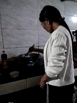 abigail-00 online show from December 23, 2025, 11:09 am