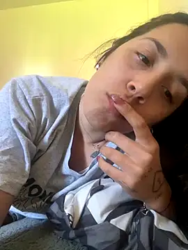 Snapshot of Eve2499 chatting on September 30, 2025, 6:25 pm Eve2499 online show from September 30, 2025, 6:25 pm