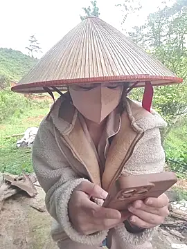 Helen-Tran online show from November 12, 2025, 2:48 am