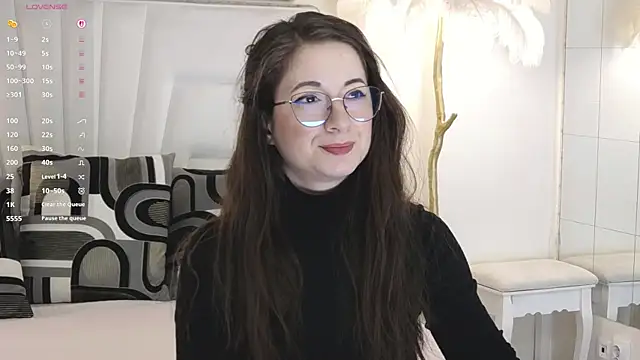 JennaClover online show from April 3, 2026, 5:03 am