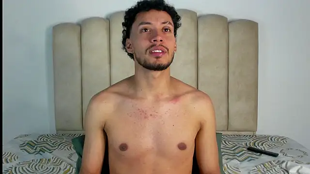 Snapshot of aroncooper1 chatting on October 17, 2025, 6:17 am aroncooper1 online show from October 17, 2025, 6:17 am