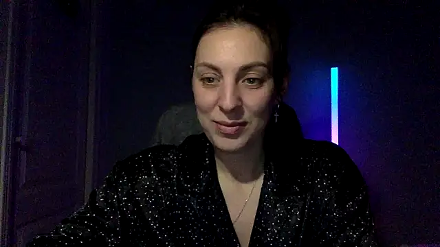 Myronell online show from November 18, 2025, 4:54 pm