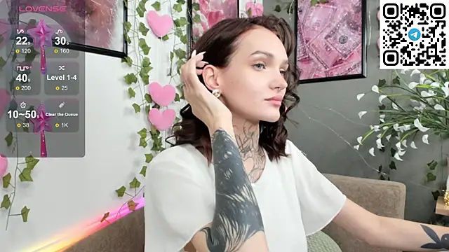 Selena Lune online show from September 29, 2025, 12:06 am