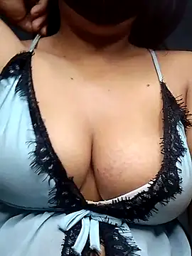 LylyCii96 online show from November 3, 2025, 11:19 pm