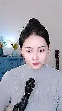 Snapshot of L--emon chatting on September 24, 2025, 3:18 pm L--emon online show from September 24, 2025, 3:18 pm