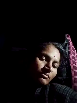 Pooja6060 online show from October 27, 2025, 3:24 pm