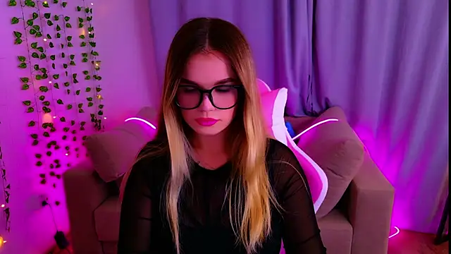 Snapshot of KellyHayden chatting on December 5, 2025, 5:33 pm KellyHayden online show from December 5, 2025, 5:33 pm