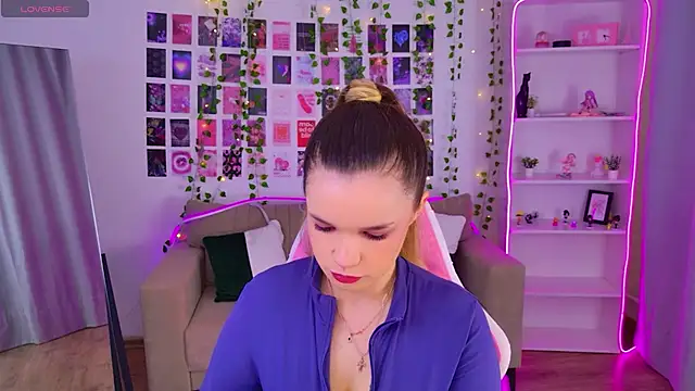 Snapshot of KellyHayden chatting on March 21, 2026, 12:31 pm KellyHayden online show from March 21, 2026, 12:31 pm