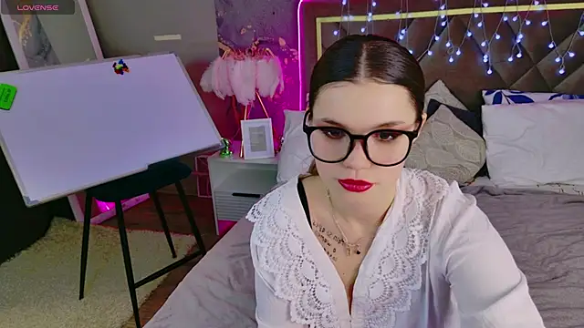 Snapshot of KellyHayden chatting on February 7, 2026, 12:57 pm KellyHayden online show from February 7, 2026, 12:57 pm