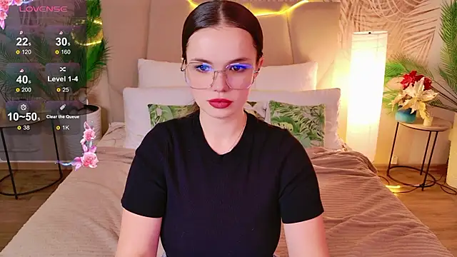 Snapshot of KellyHayden chatting on February 2, 2026, 5:23 pm KellyHayden online show from February 2, 2026, 5:23 pm