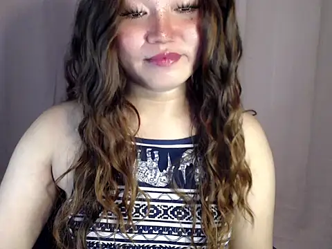 Snapshot of Eyes-on-me chatting on October 31, 2025, 7:21 pm Eyes-on-me online show from October 31, 2025, 7:21 pm