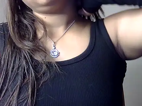 Aaliya02 online show from October 2, 2025, 4:05 am