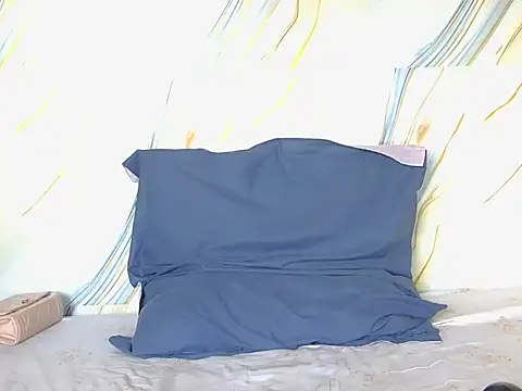 Snapshot of l4_love chatting on October 14, 2025, 8:26 am l4 love online show from October 14, 2025, 8:26 am