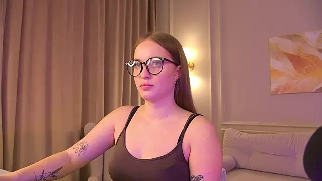 Snapshot of Eva_Haris chatting on October 6, 2025, 9:10 am Eva Haris online show from October 6, 2025, 9:10 am