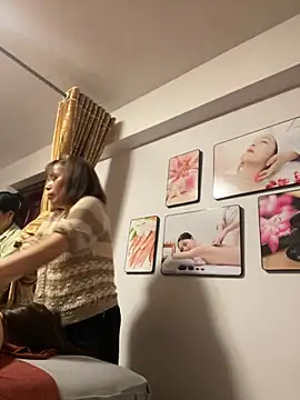 Snapshot of EllieYun chatting on October 9, 2025, 3:56 pm EllieYun online show from October 9, 2025, 3:56 pm