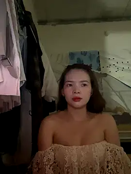 Snapshot of EllieYun chatting on September 23, 2025, 2:35 pm EllieYun online show from September 23, 2025, 2:35 pm