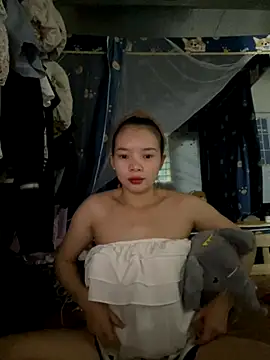 Snapshot of EllieYun chatting on October 8, 2025, 7:32 am EllieYun online show from October 8, 2025, 7:32 am