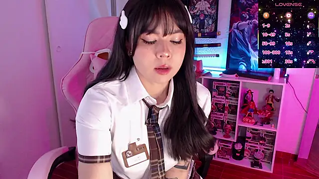 AnnieHikari online show from October 24, 2025, 8:30 pm