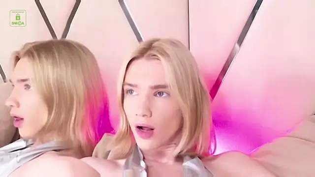 Snapshot of RobertDevine chatting on November 6, 2025, 3:38 pm RobertDevine online show from November 6, 2025, 3:38 pm