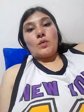 Stella-Honey online show from October 7, 2025, 2:23 am