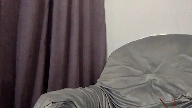 Snapshot of Veymoria chatting on November 4, 2025, 7:28 pm Veymoria online show from November 4, 2025, 7:28 pm