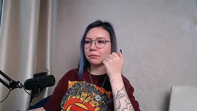 Snapshot of Kyserina chatting on October 7, 2025, 9:21 am Kyserina online show from October 7, 2025, 9:21 am