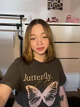 Snapshot of Nerisa_ chatting on October 1, 2025, 12:42 pm Nerisa online show from October 1, 2025, 12:42 pm