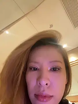 miumiu-66 online show from October 19, 2025, 1:25 pm