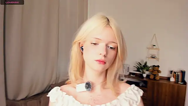 LaureMestler online show from March 20, 2026, 8:04 am