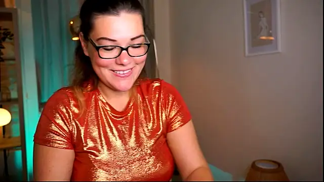 Snapshot of mrs_fllowerr chatting on October 28, 2025, 8:30 pm mrs fllowerr online show from October 28, 2025, 8:30 pm