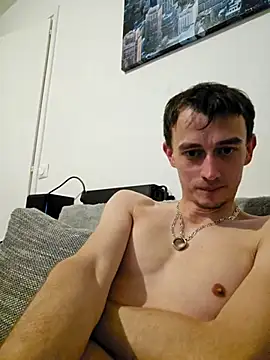 Chrisou73 online show from May 18, 2026, 7:40 pm