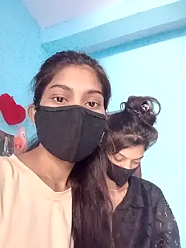 Snapshot of Rashmi-Kavya chatting on October 5, 2025, 5:09 am Rashmi-Kavya online show from October 5, 2025, 5:09 am