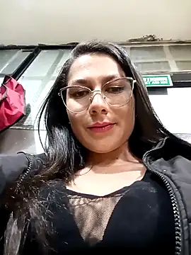 Mia-love-03 online show from October 9, 2025, 10:21 pm