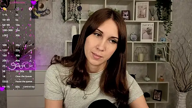 Snapshot of DreamVelour chatting on October 16, 2025, 8:28 pm DreamVelour online show from October 16, 2025, 8:28 pm