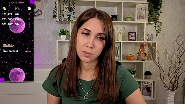 Snapshot of DreamVelour chatting on October 31, 2025, 9:22 pm DreamVelour online show from October 31, 2025, 9:22 pm