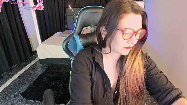 Snapshot of Hanna_MA chatting on November 1, 2025, 1:05 pm Hanna MA online show from November 1, 2025, 1:05 pm