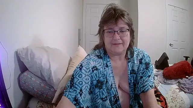 Snapshot of Buggy1965 chatting on April 22, 2026, 1:07 pm Buggy1965 online show from April 22, 2026, 1:07 pm