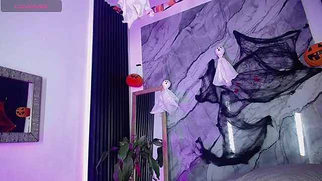 Ellis-Brown online show from October 9, 2025, 1:17 am