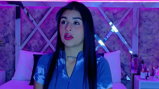 Snapshot of SofiaLopez__ chatting on October 5, 2025, 12:18 pm SofiaLopez online show from October 5, 2025, 12:18 pm