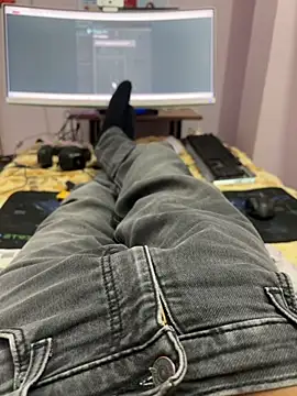 slaveboi9876 online show from January 5, 2026, 6:44 pm