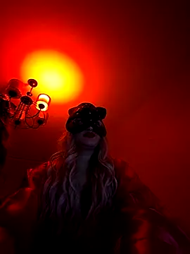 Snapshot of tweenswinger chatting on September 27, 2025, 8:04 pm tweenswinger online show from September 27, 2025, 8:04 pm