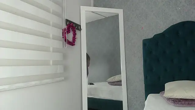 Snapshot of Vic_Taylor chatting on March 25, 2026, 11:42 am Vic Taylor online show from March 25, 2026, 11:42 am