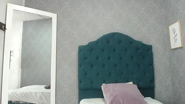 Snapshot of Vic_Taylor chatting on April 14, 2026, 11:48 am Vic Taylor online show from April 14, 2026, 11:48 am