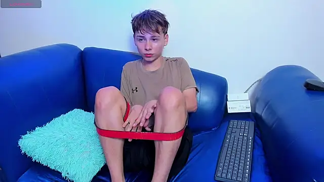 hot sweetboy  online show from September 24, 2025, 8:26 pm