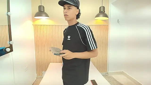 Frayhot777 online show from January 10, 2026, 7:42 pm